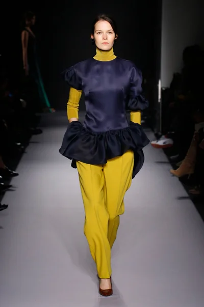 Look 17